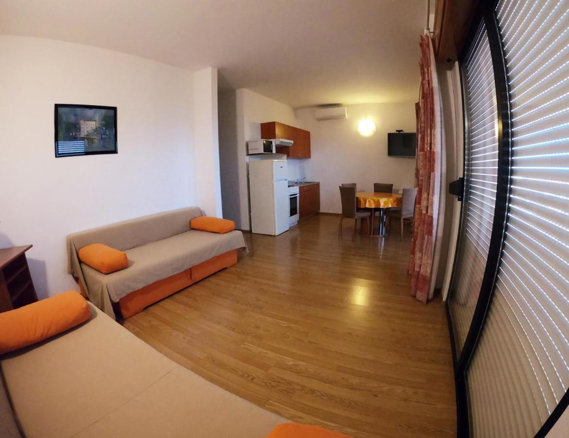 Apartments Adriatic 3 Селце Екстериор снимка